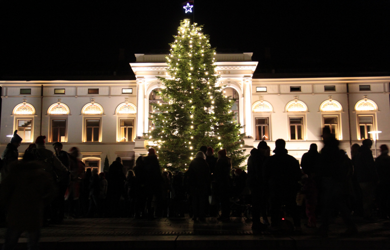 Tenning av julegran