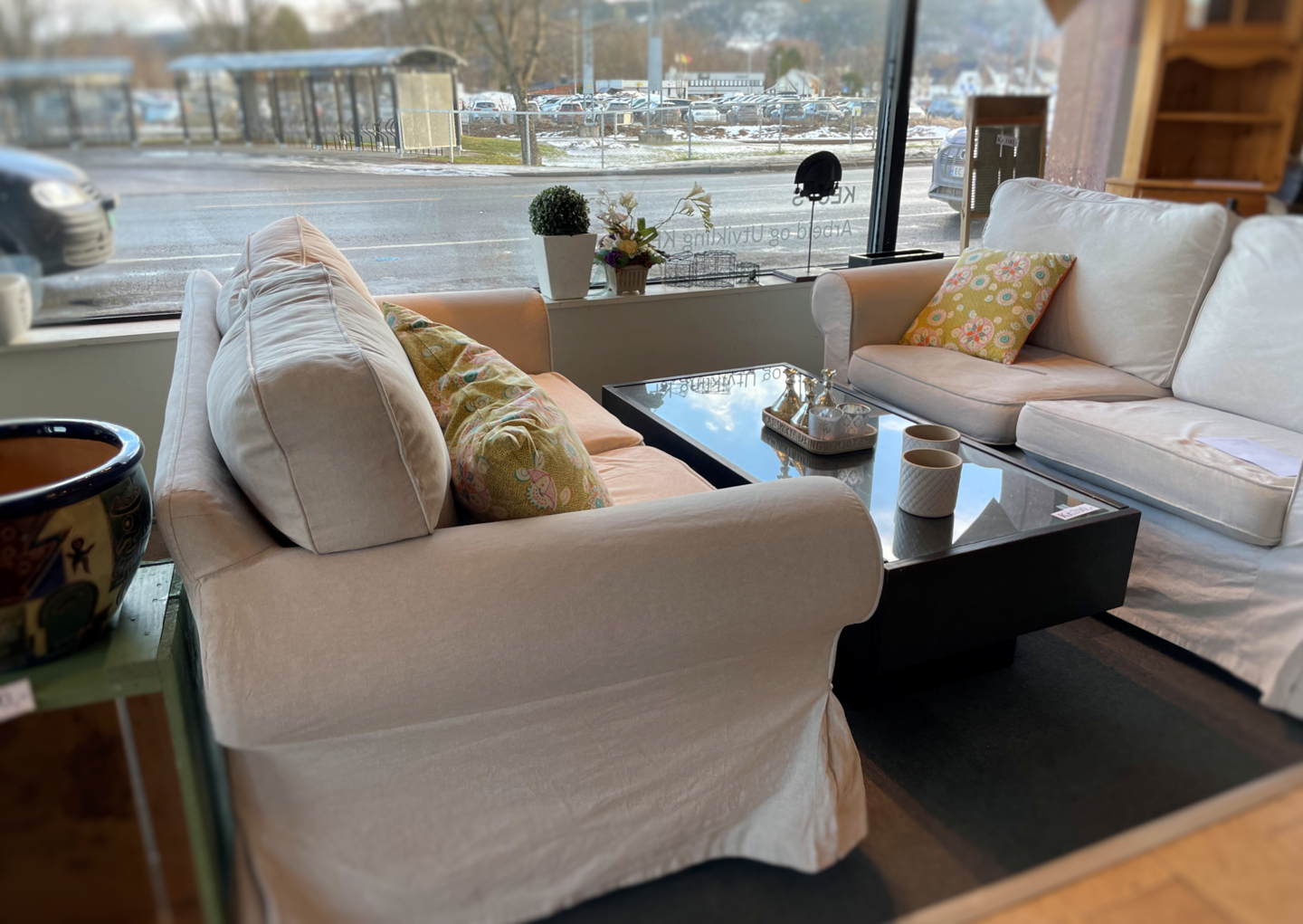 Sofaen som har gjort nytten sin hos deg, kan få et nytt hjem via Gjenbruksbutikken