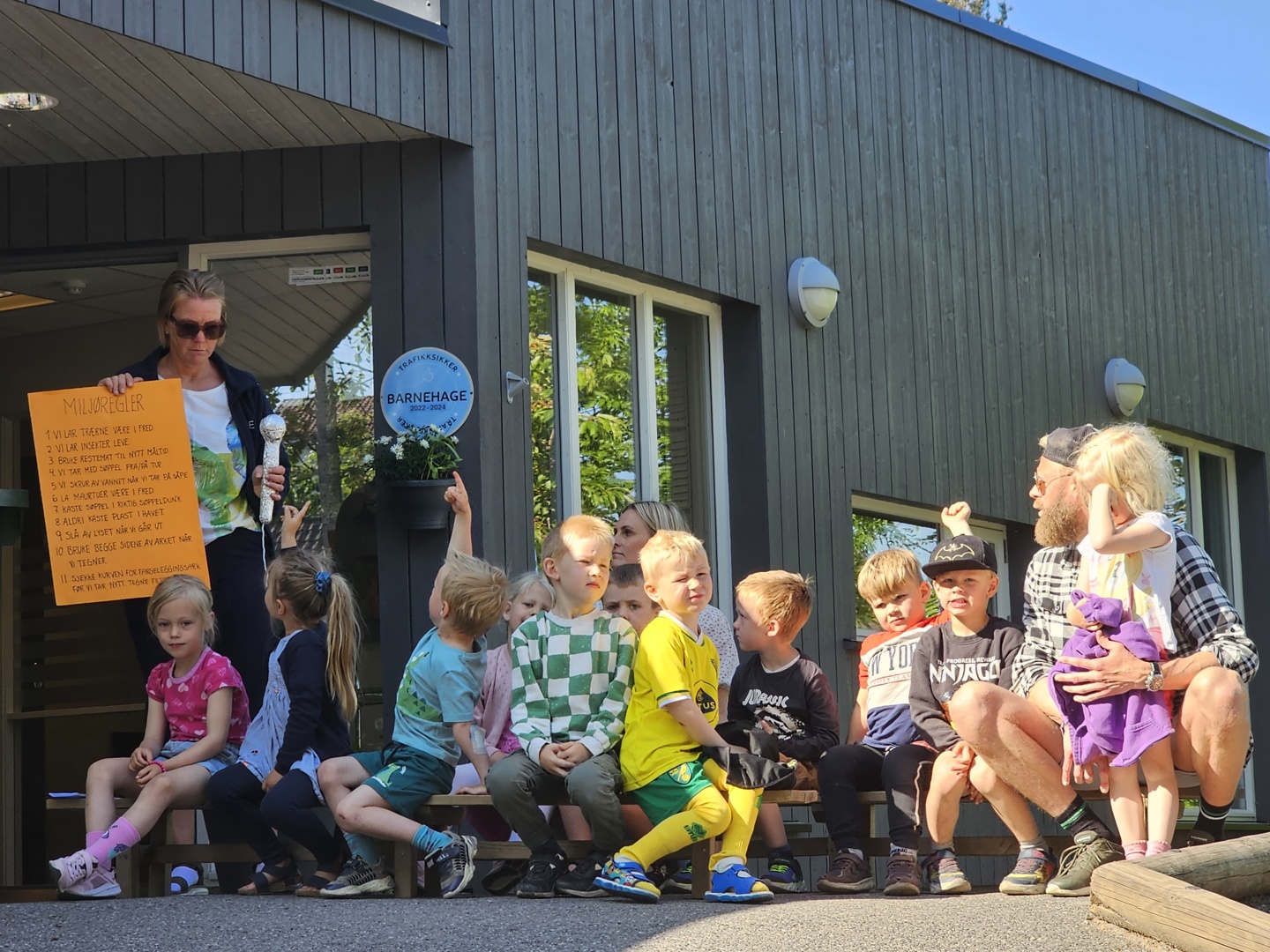 Barna snakket om Miljøreglene for GREP Rønningen barnehage.
