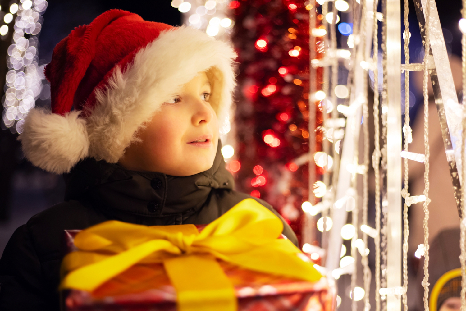 Nissetog og tenning av julegran 2025