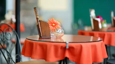 Bruk av kommunalt fortau til uteservering i Storgata