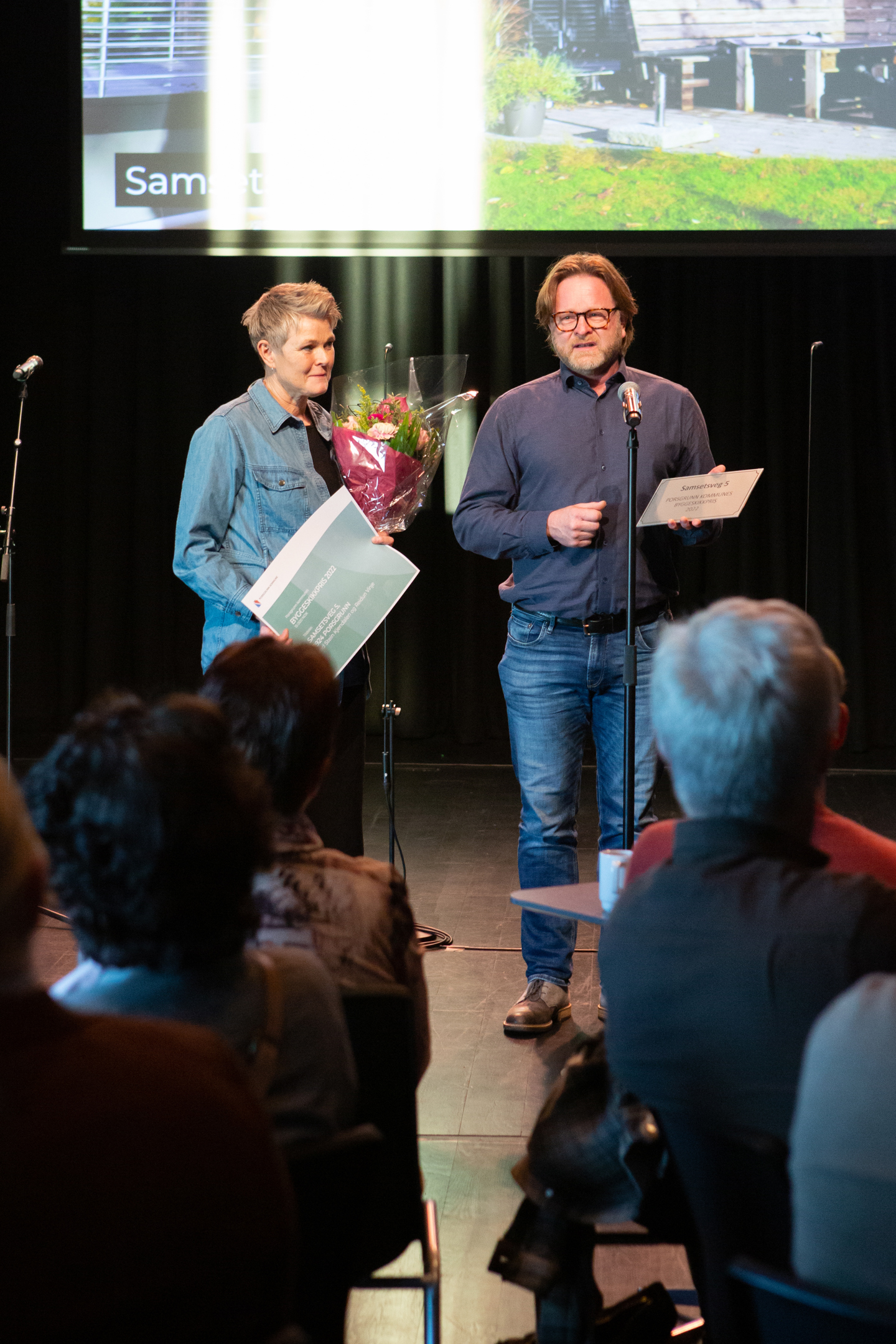 Årets Byggeskikkpris gikk til Samsetsveg 5 og eiere Stein Kjendalen og Reidun Vinje. Foto: Kai Hansen