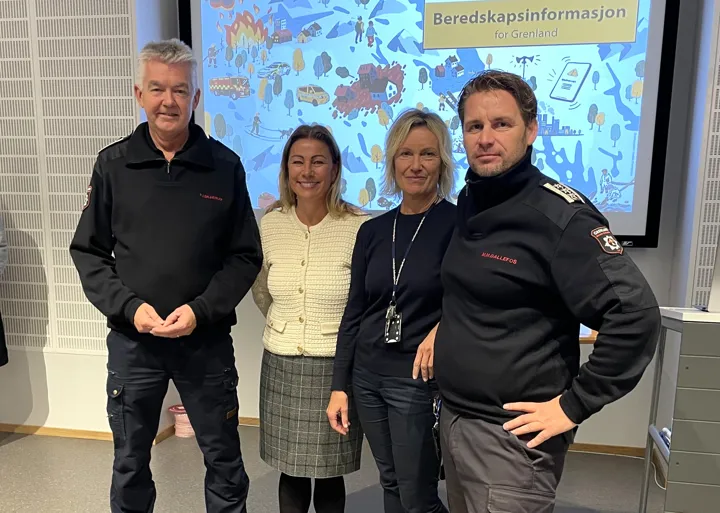 På bildet: Beredskapskoordinator Fred Inge Skjærum, ordfører Janicke Andreassen, HMSK-sjef ved Herøya Industripark og brann- og redningssjef Morten Meen Gallefos.