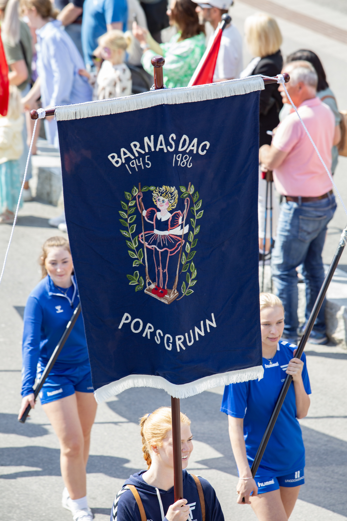 Barnas Dag-fane. Foto: Kai Hansen-