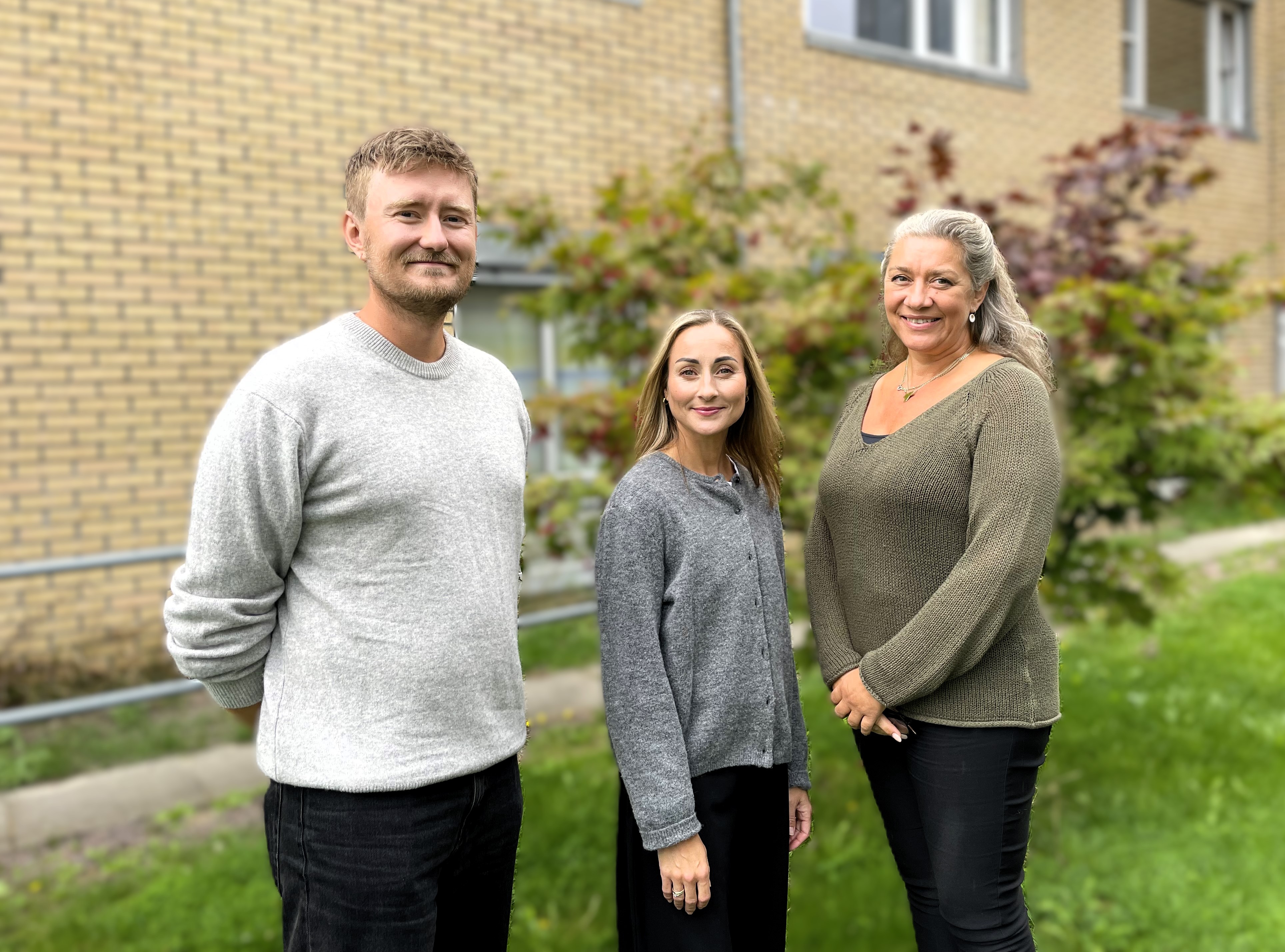 Helsestasjonsteamet: ergoterapeut Martin Berg Andersen, fysioterapeut Karoline Halvorsen og sykepleier Benedikte Pflug