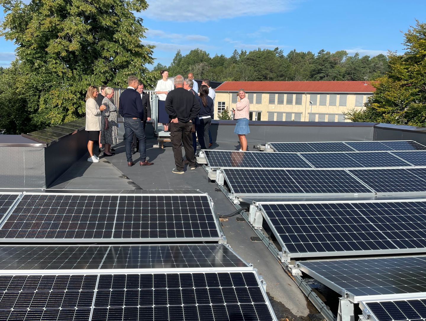 Solceller: Taket av Tveten ungdomsskole er dekket med solceller