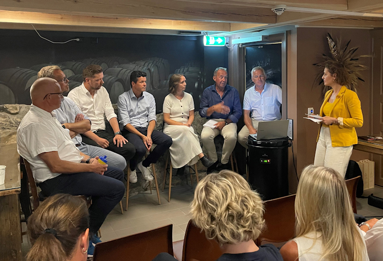 Debatterte hvordan Grenland kan legge til rette for nyetableringer: Petter Ellefsen (Frier Vest), Carl Ivar Holmen (NorHybrid), Tommy Thovsland (Recreate), Andreas Nermoen (NEL), Silje Bogen (New Normal Group), varaordfører i Skien Trond Ballestad, Torben Jepsen (Grenland Havn) og Monika Lønnebakke (Skien kommune)