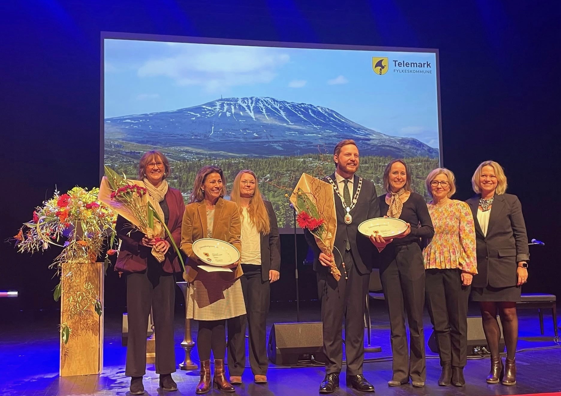 Porsgrunn kommune og Skien kommune ble tildelt prisen Årets lærebedrift under utdelingen av fagbrev i Ibsenhuset torsdag.