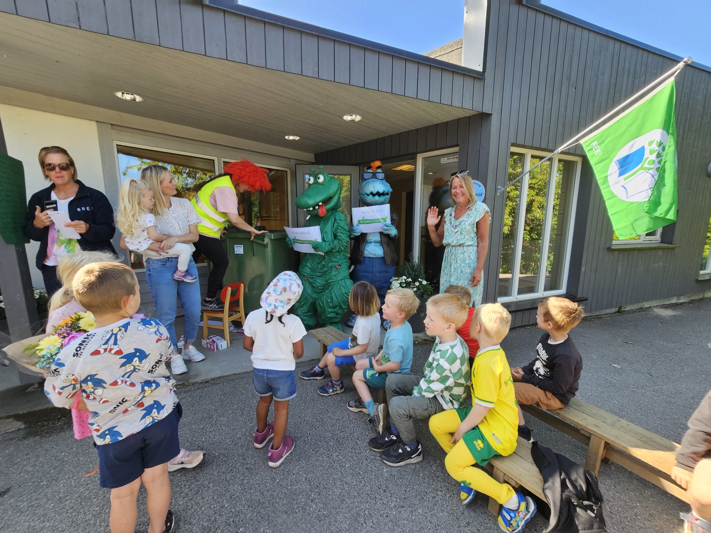 Barna viste mye kunnskap om temaet, og dagen ble feiret med sang og underholdning på slutten.