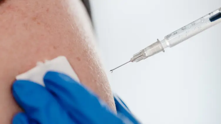 Tilbyr 5. vaksinedose for de som er 85 år eller eldre