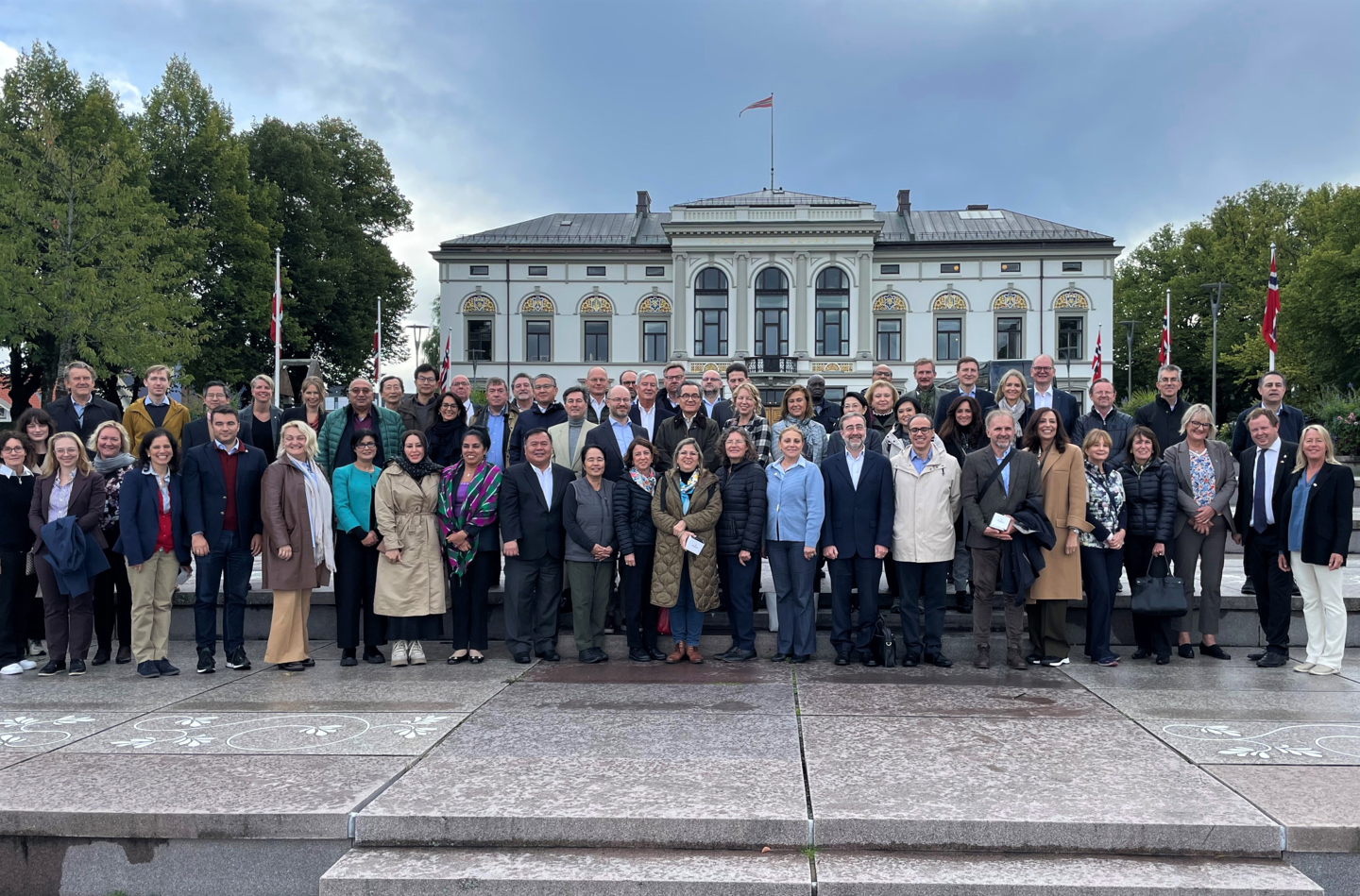 Et 50-talls ambassadører, fra så og si halve verden, var på besøk i Porsgrunn tirsdag formiddag.