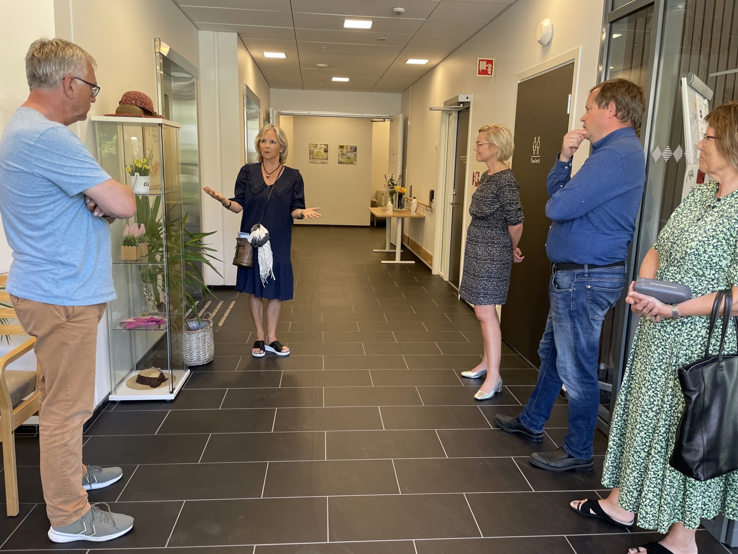 Virksomhetsleder ved Mule sykehjem Kristin Knudsen fortalte om sykehjemmet og planene for utvidelse, blant annet med felles legevakt for Porsgrunn og Bamble