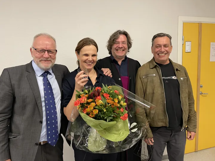 Kristin Støren sammen med kommunalsjef for oppvekst Tollef Stensrud, leder av Institutt for kultur, religion og samfunnsfag ved USN Jørn Varhaug og førsteopponent Søren Frimann (Aalborg Universitet).